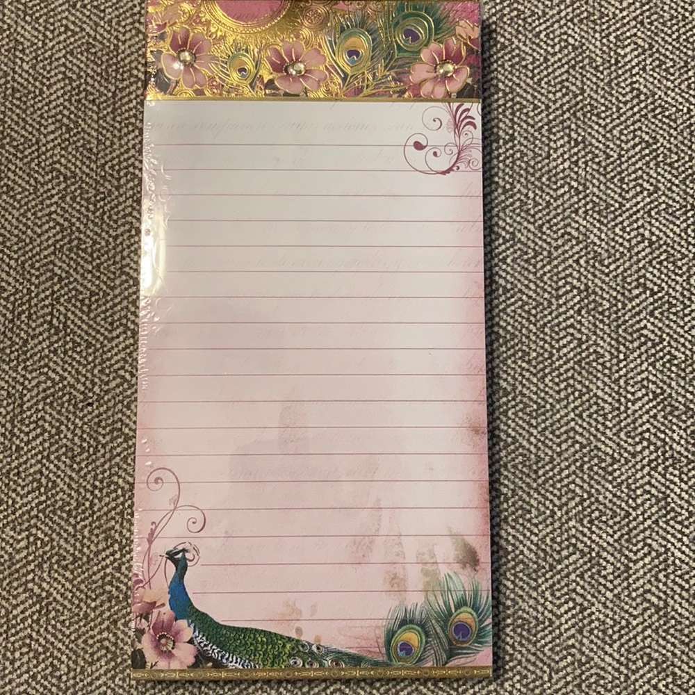 Pooch & Sweetheart Peacock Pad